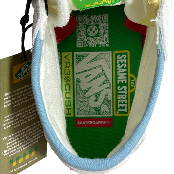 VANS Suede Canvas Sk8-Hi High Top Sneakers SESAME STREET embroidered shoes New - Picture 7 of 16